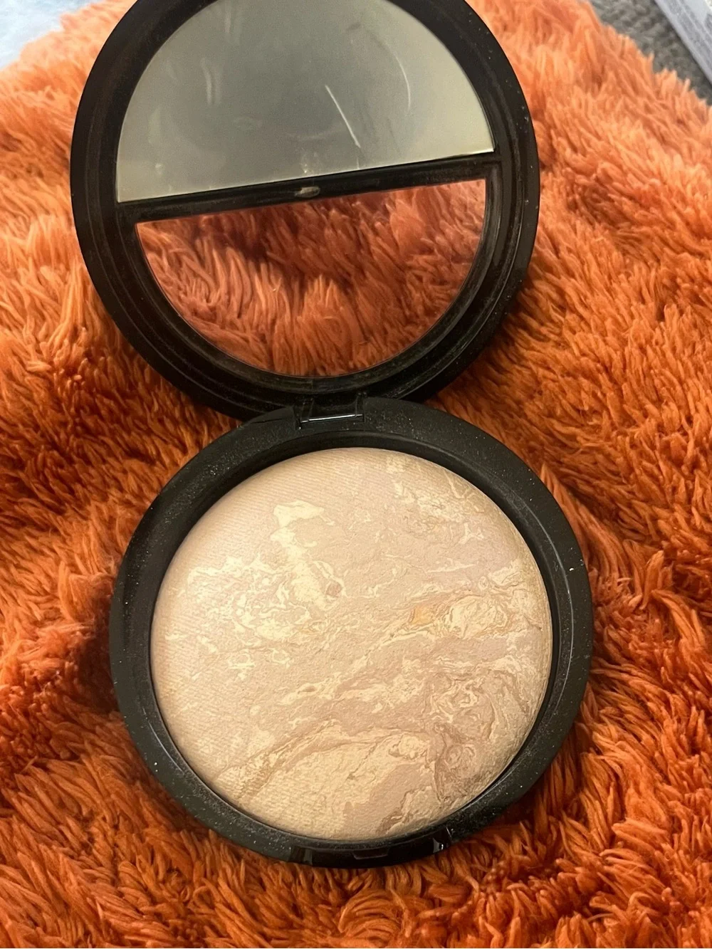 NIB Laura Geller Baked Balance-N-Brighten Color Correcting Foundation